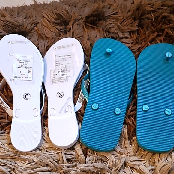 Nwt flip flops - Picture 4 of 4